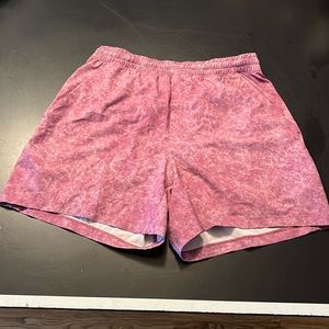 Men’s Lululemon pace breaker shorts 5”